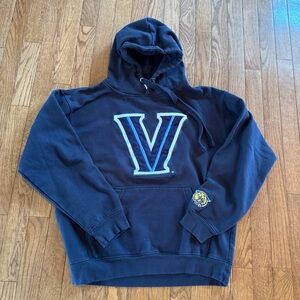 Villanova University wildcats hoodie sweatshirt in Navy
Size medium